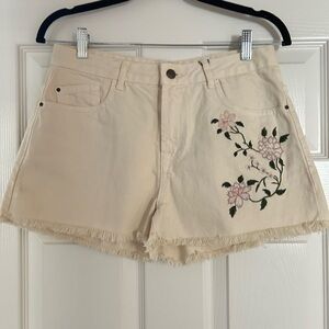 Zara 1975 Denim floral Embroidered Cream Women denim Shorts, NWT, size 8